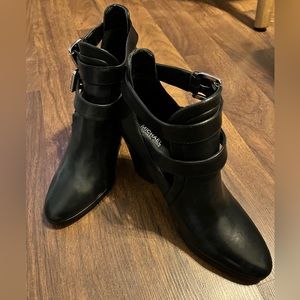 MICHAEL Michael Kors Walden Leather Bootie SZ 8M